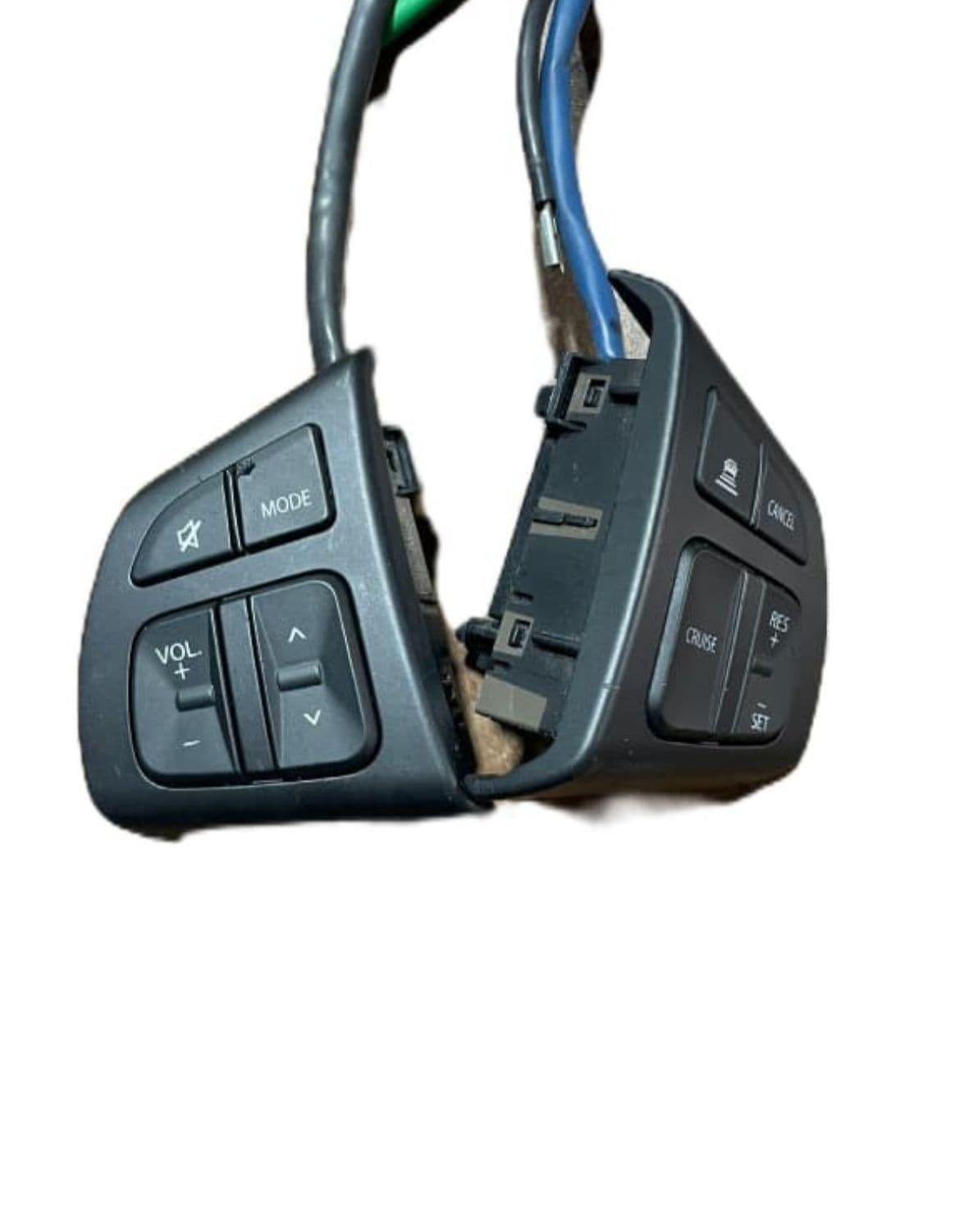 Suzuki Cultus 2017-2026 Multimedia Steering Control Buttons - Piano Black - Image 1